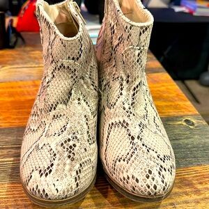 Worn once synthetic snakeskin ankle booties size 8M